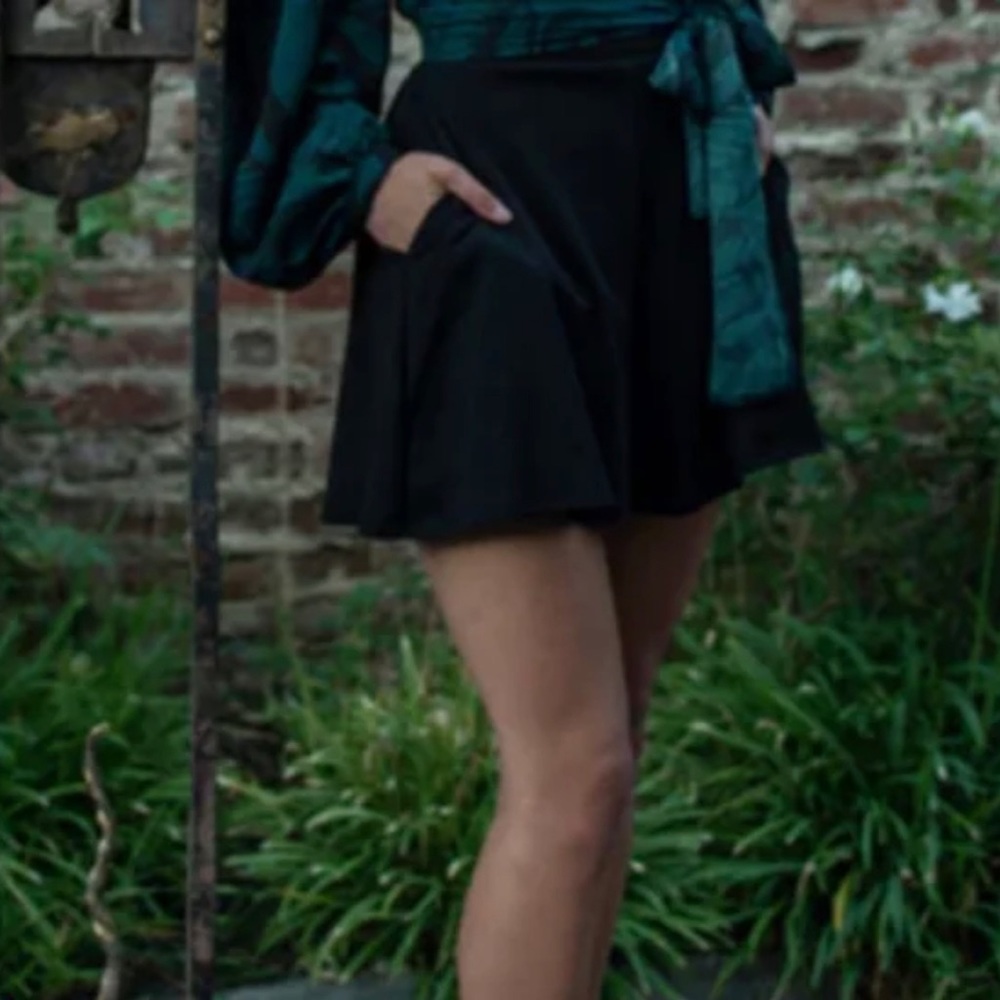 La Femme en Noir Black Widow tap shorts 2x